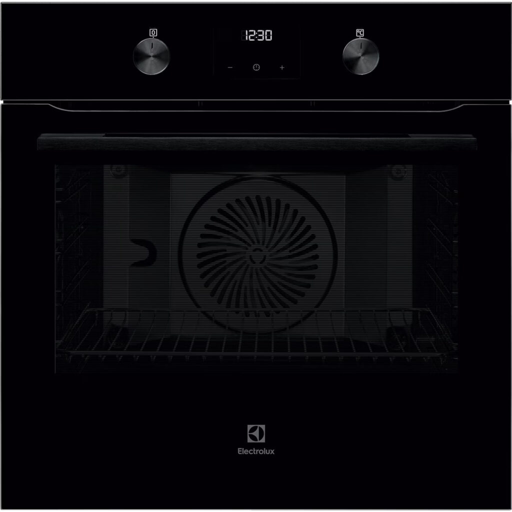 Become a baker with the single oven from electrolux
